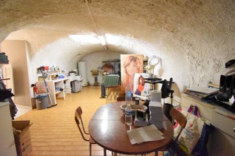 Vente Salon de coiffure, 79 m2 dans une rue dynamique, à Privas (07000) en France