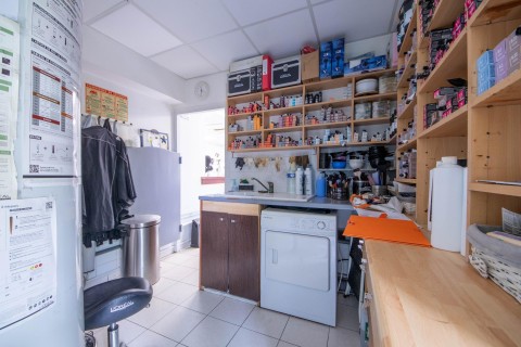Vente Salon de coiffure, 67 m2 en centre-ville de Villecresnes