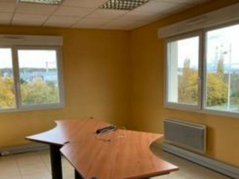 Vente Bureaux / Locaux professionnels, 1510 pi2 à Montbéliard (25200) en France
