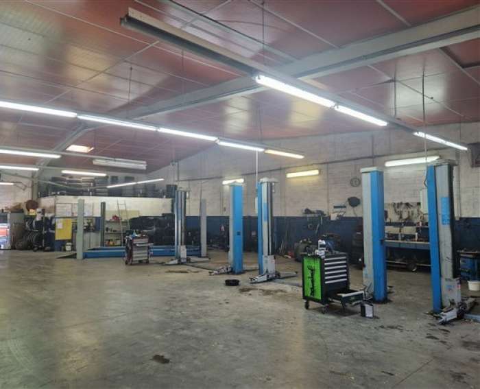 Vente Centre-auto pneumatique - Nord Gard (30) en France