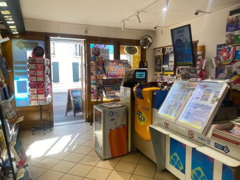 Vente Tabac, Presse, PMU, Loto, 400 pi2 dans une zone touristique, à Ustaritz (64480) en France