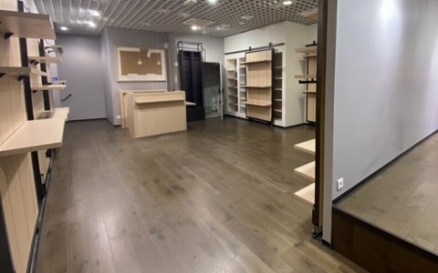 Vente Local commercial possibilité Brasserie dans une galerie marchande, à Le Creusot (71200) en France