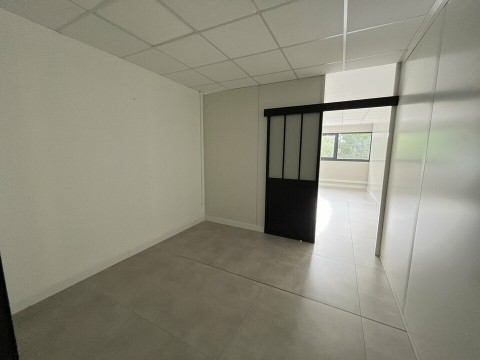 Vente Bureaux / Locaux professionnels, 75 m2 à Seignosse (40510) en France