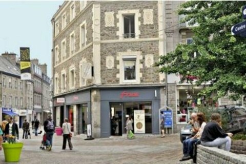 Vente Local commercial , 100 m2 à Saint-Brieuc (22000) en France