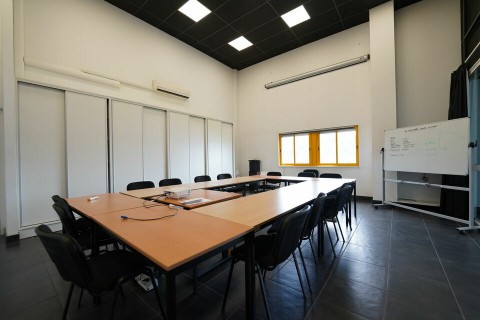 Vente Bureaux / Locaux professionnels, 106 m2 à Saint-Quentin-Fallavier (38070) en France