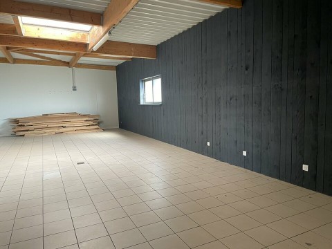 Vente Local commercial de 280 m2, à Chartres (28000) en France