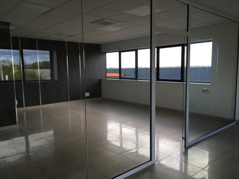 Vente Bureaux / Locaux professionnels, 1610 pi2 à Chartres (28000) en France