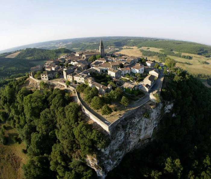 Vente Hôtellerie de plein air  4* entre vignobles et bastides, dans le Tarn (81) en France