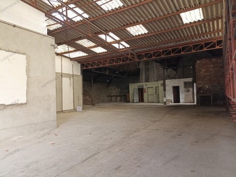 Vente Local industriel de 3770 pi2 en plein centre ville, à Lardy (91510) en France