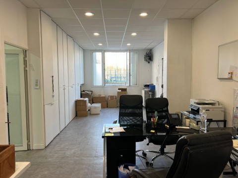 Vente Bureaux / Locaux professionnels, 50 m2 à Paris 17ème (75017) en France