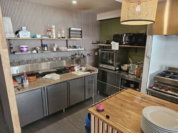 Vente Local à usage de restauration, tapas, cocktails dans une rue piétonne, à Mimizan (40200) en France