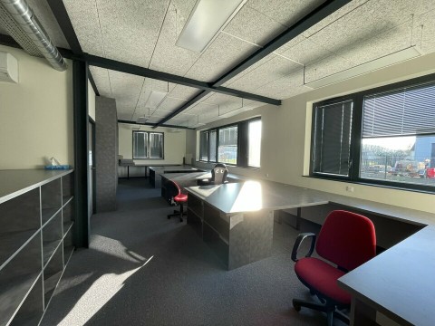 Vente Bureaux / Locaux professionnels, 2140 pi2 à Chartres (28000) en France