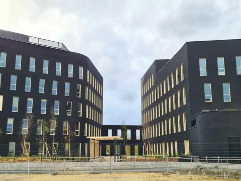 Vente Bureaux / Locaux professionnels, 3840 pi2 à Rabat (10000) en France