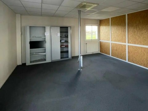Vente Bureaux / Locaux professionnels, 14910 pi2 à La Chapelle-Saint-Luc (10600) en France