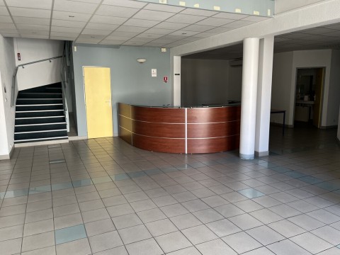 Vente Bureaux / Locaux professionnels, 11710 pi2 dans le Vaucluse (84) en France