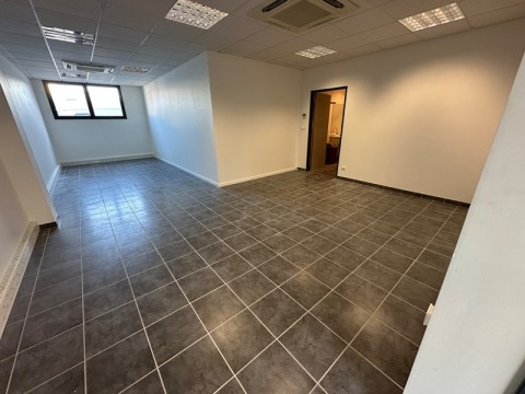 Vente Bureaux / Locaux professionnels, 83 m2 dans le Rhône (69) en France