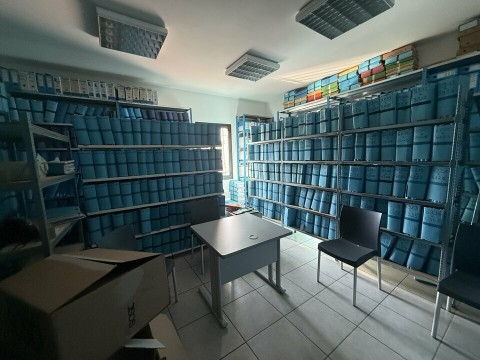 Vente Local professionnel - bureau de 2050 pi2 sur un emplacement numéro 1, à Piolenc (84420) en France