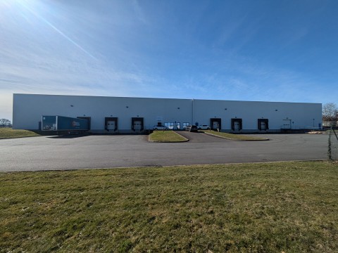 Vente Entrepôt logistique de 6024 m2 à Fougères (35300) en France