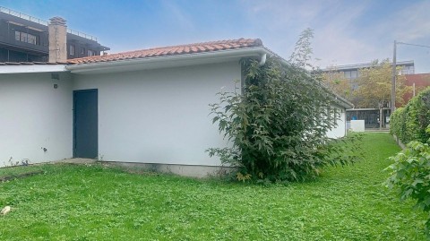 Vente Local commercial de 331 m2 à Floirac (33270) en France