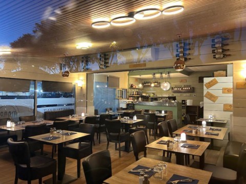 Vente Restaurant 38 couverts avec terrasse à Six-Fours-les-Plages (83140) en France