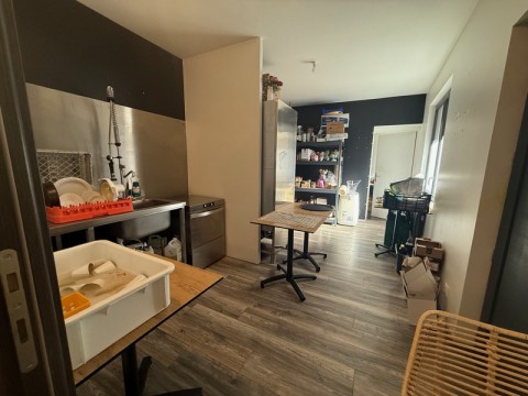Vente Traiteur, Salon de thé, Sandwicherie / Snack, Restauration rapide 30 couverts avec terrasse sur un axe passant, à Aix-les-Bains (73100) en France