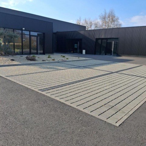 Vente Local commercial , 890 pi2 à Vitré (35500) en France