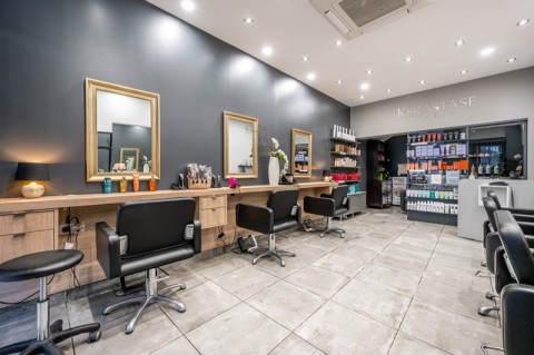 Vente Salon de coiffure de 35 m2 en plein centre ville, à Cannes (06400) en France