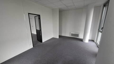Vente Plateau de bureau de 80 m2 à Savenay (44260) en France