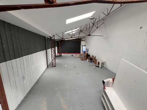 Vente Local à un usage artisanal de 305 m2 à Anglet (64600)