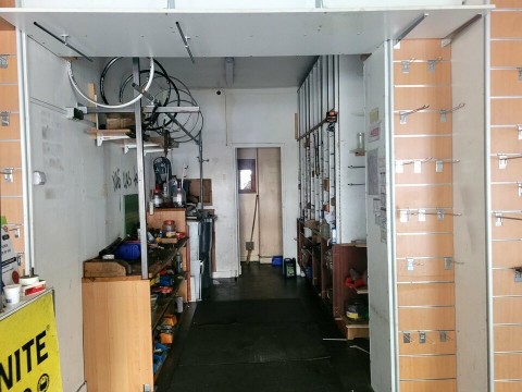 Vente Local commercial de 830 pi2 à Paris 12ème dans un quartier vivant (75012) en France