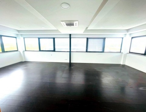 Vente Bureaux / Locaux professionnels, 80 m2 dans l' Essonne (91) en France