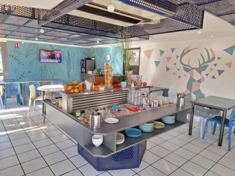 Vente Hôtel bureau 2* d'environ 40 chambres avec parking à Tours (37000)