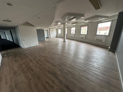 Vente Bureaux / Locaux professionnels, 462 m2 dans le Rhône (69) en France