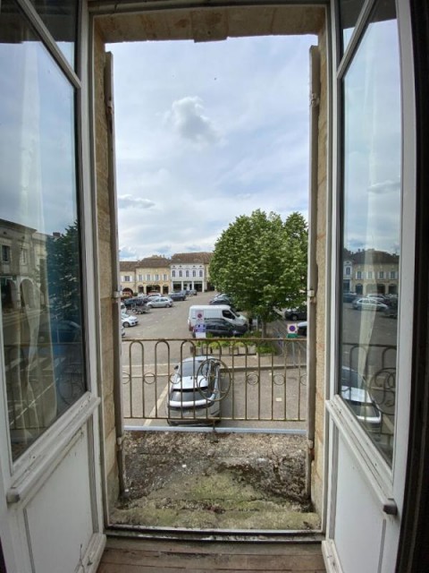 Vente Immeuble de 3230 pi2 au coeur de Sauveterre-de-Guyenne en France