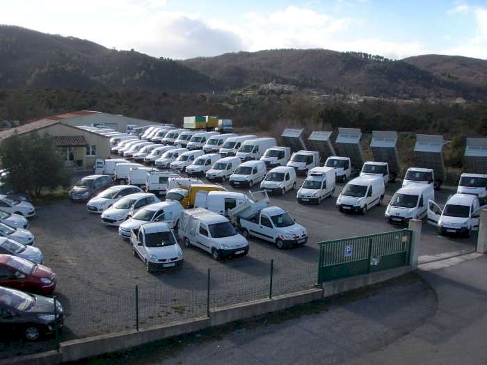 Vente Spécialiste de vente de véhicule utilitaire d'occasion près d'Alès sur un axe passant (30100)